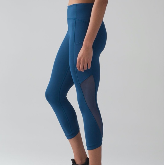 lululemon athletica Pants - Lululemon Sole Training Crop Sz 8